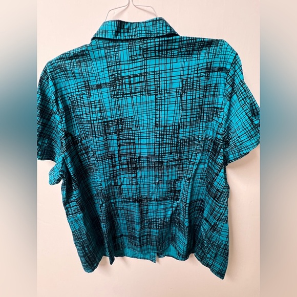 APT 9 LADIES TURQUOISE & BLACK PATTERNED SHORT SLEEVE SIZE 3X BLOUSE. LIKE NEW - Picture 4 of 9